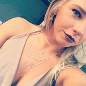 Meet your Posher, Dominika